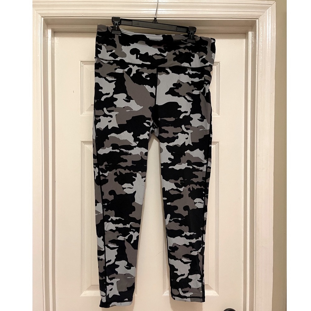 Mono B camo leggings size 2x